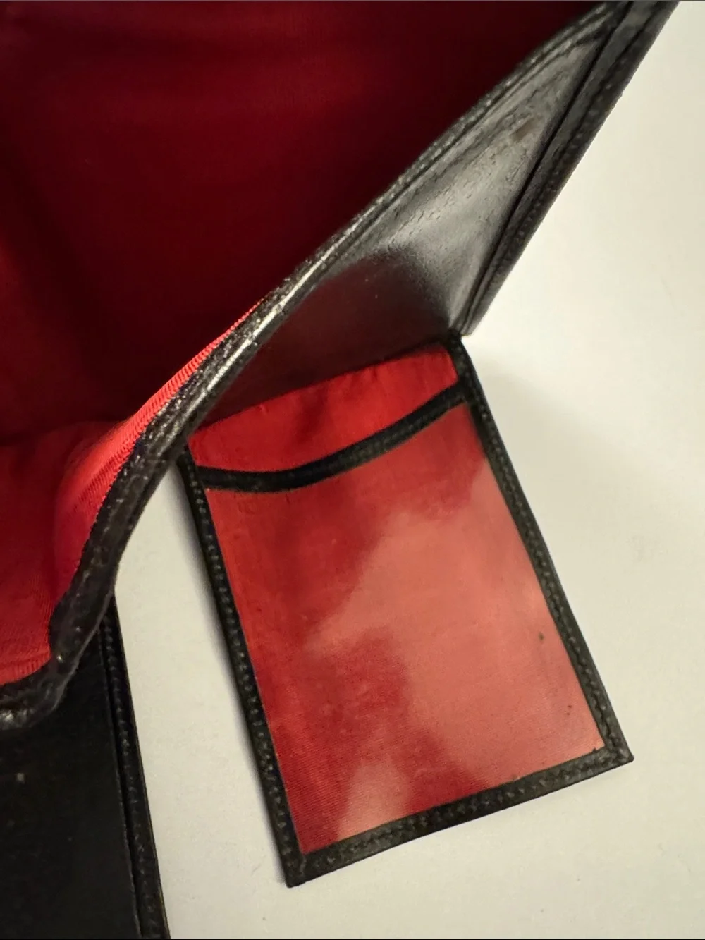 Black Leather Card Holder with Red Embroidered Panel wallet J38
